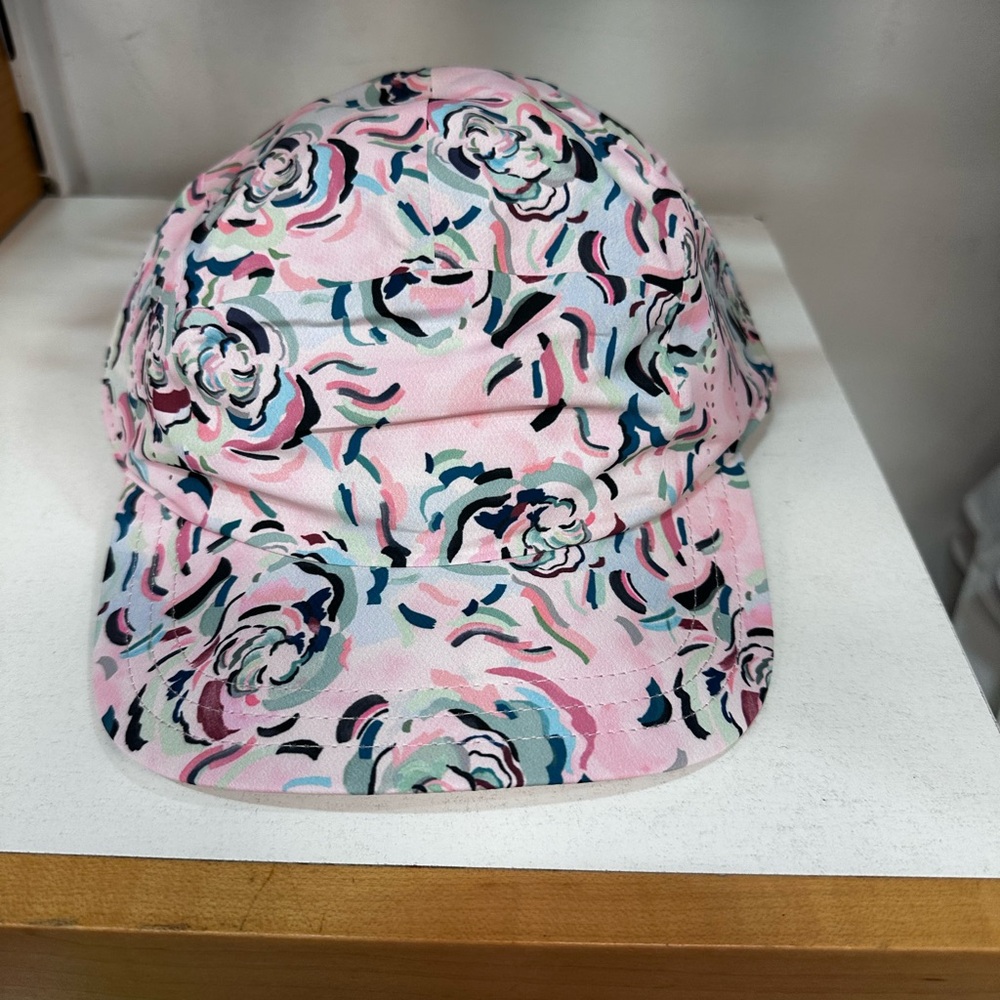 Athleta women’s adjustable dri fit hat. Perfect for running or cycling!
